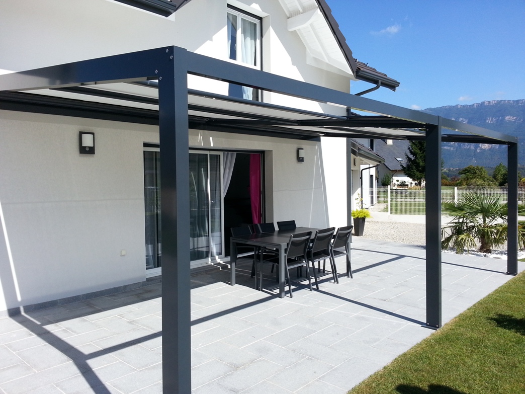 Pergola avec store enroulable